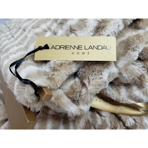 Adrienne Landau Home Luxury Faux Fur Reversible Throw Blanket - Picture 2 of 6